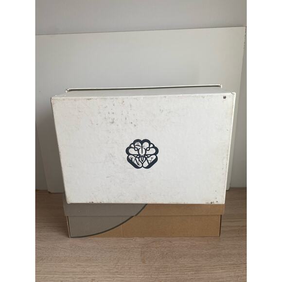 RARE Alexander McQueen Molly Kids Wht/ Paris Blue Leather Sneaker - SZ 28/ 11 C - Picture 10 of 15